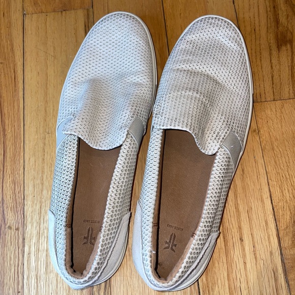 Frye Ivy Diamond Emboss Slip On Shoes 9 - Picture 4 of 9